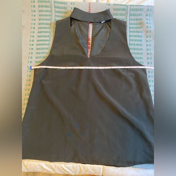 H by Halston, Black, Sleeveless, Key-Hole Blouse, Size XS - Picture 2 of 5